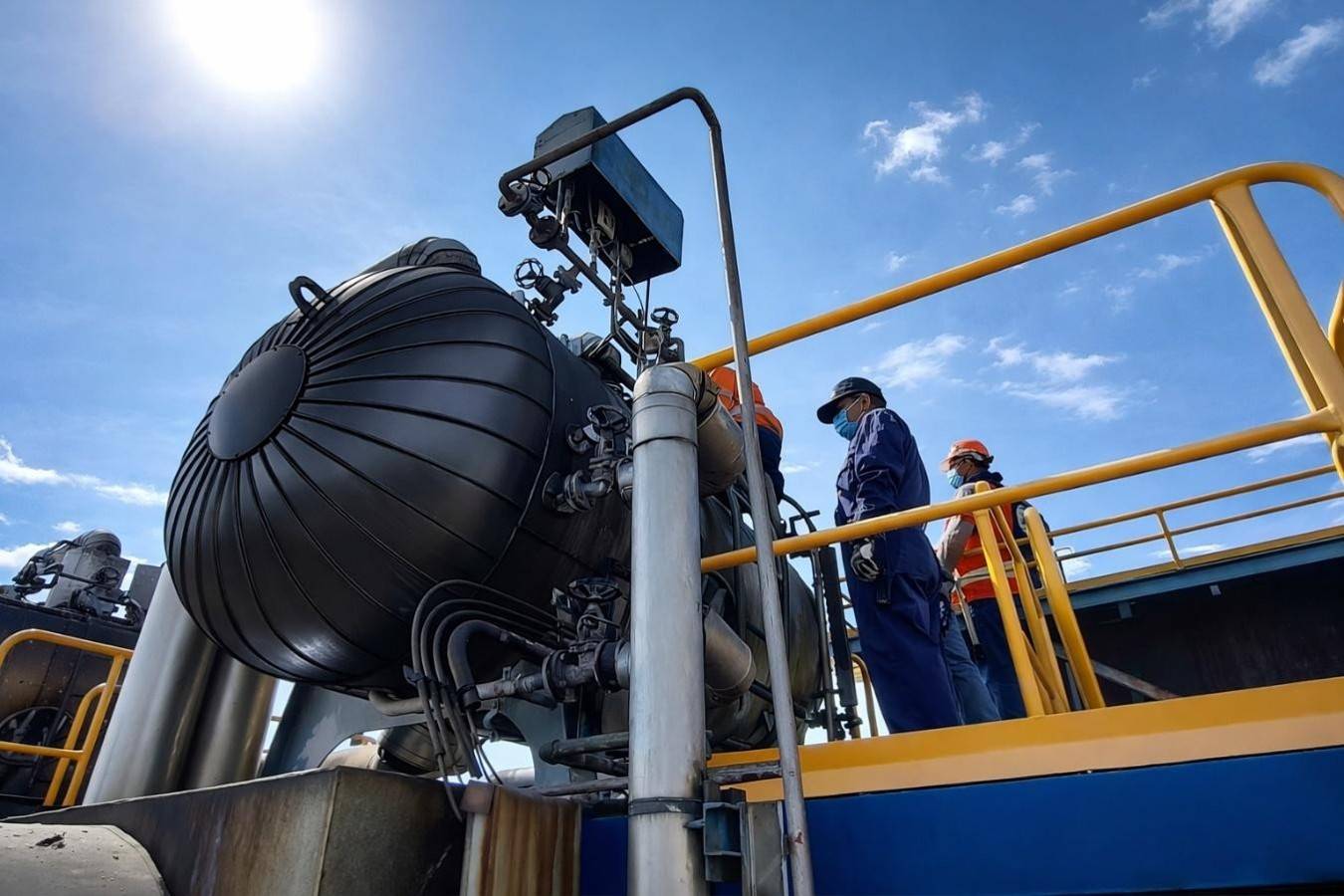 Inspección con Partículas Magnéticas Fluorescentes Inspección con Partículas Magnéticas Fluorescentes