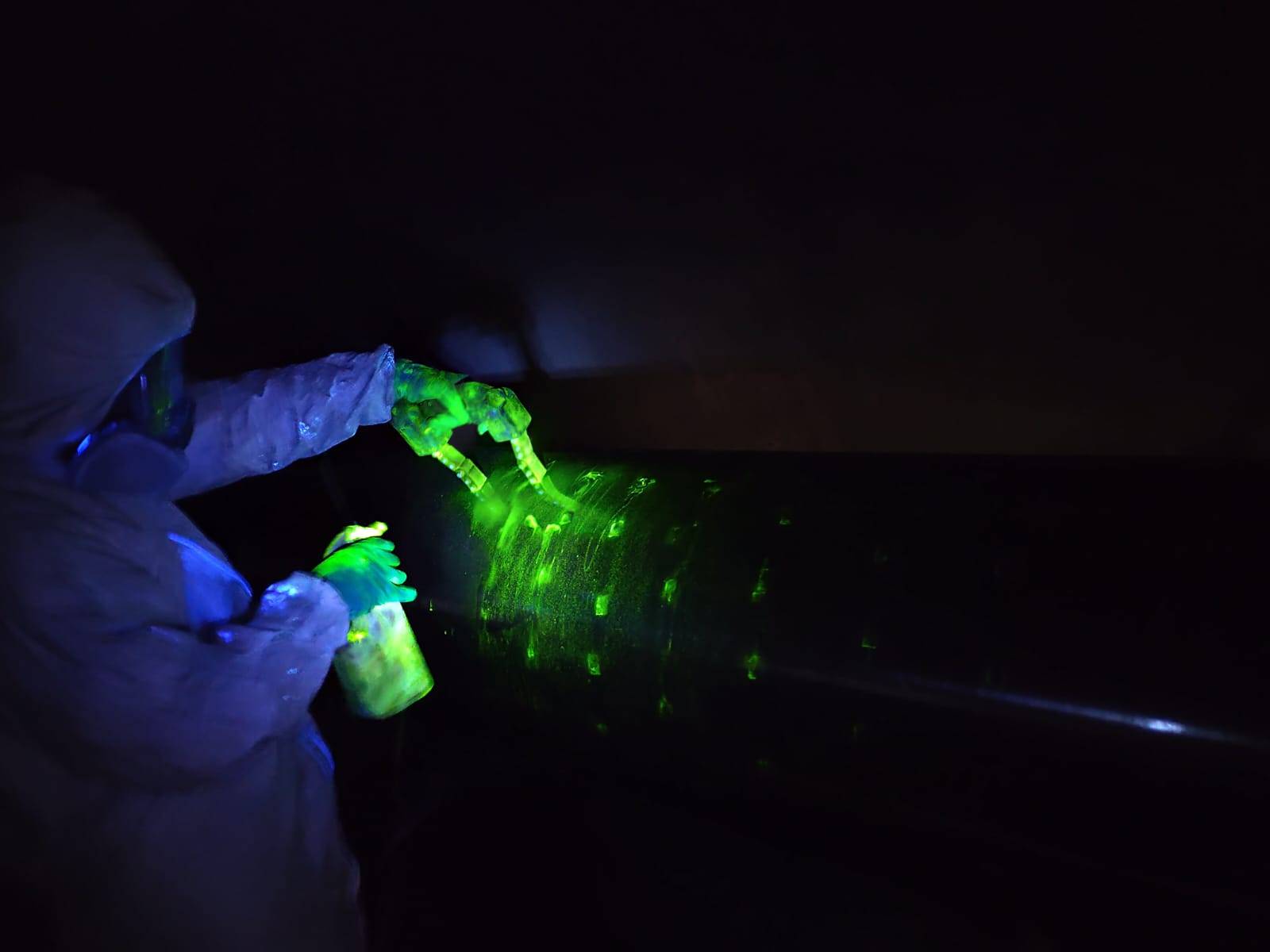 Inspección con Partículas Magnéticas Fluorescentes Inspección con Partículas Magnéticas Fluorescentes